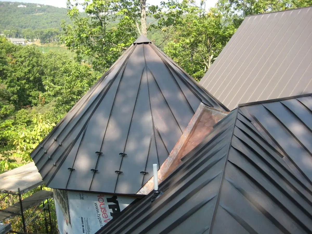 Professional Gutter Cleaning by Craftsman Roofing in Tree Top Station